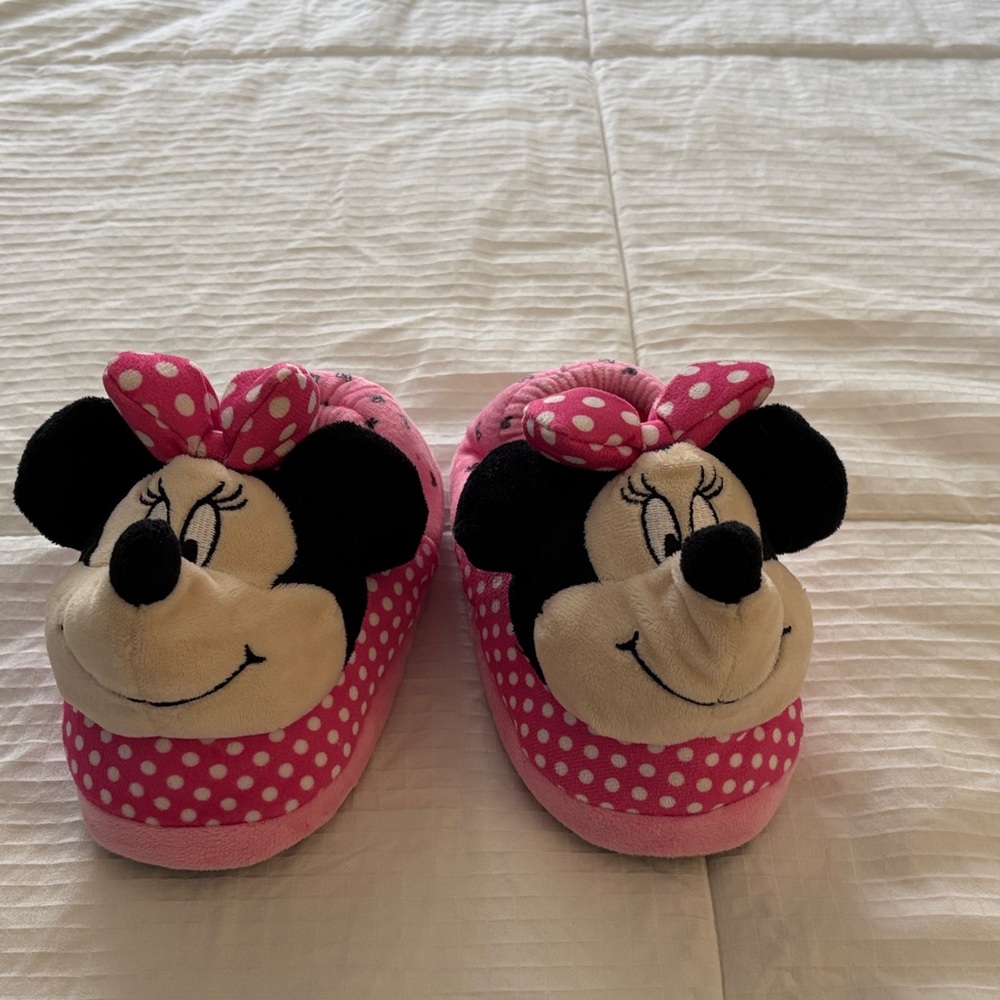 Target Pink Minnie Mouse Kids Slippers Brand New